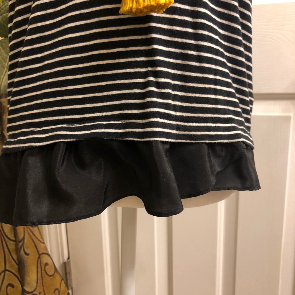 J. Crew XS black and white sleeveless shirt. - Picture 2 of 3